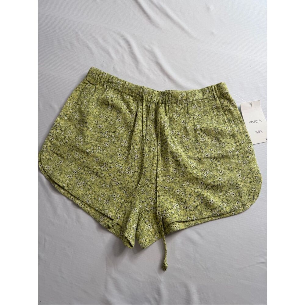 NWT RVCA New Yume Green Viscose Floral Shorts Size XS New